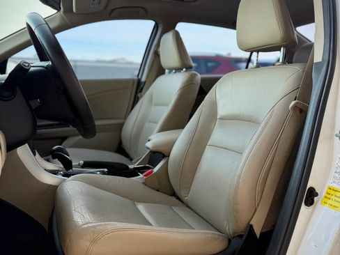 Used 2016 Honda Accord Touring image 8