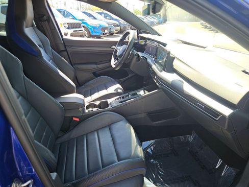 Used 2022 Volkswagen Golf R image 26