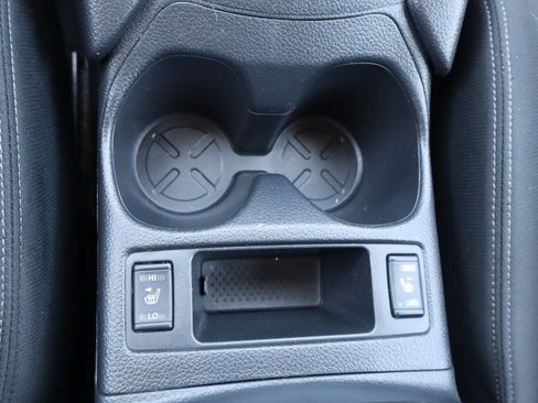 Used 2017 Nissan Rogue SV AWD/4WD image 19