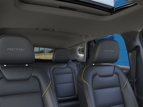 New 2026 Chevrolet Trax ACTIV w/ Sunroof Package FWD image 25