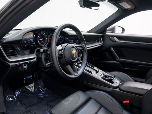 Certified 2024 Porsche 911 Carrera RWD image 4
