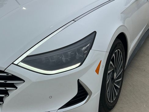 Certified 2023 Hyundai Sonata Limited w/ Cargo Package image 4