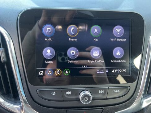 Used 2020 Chevrolet Equinox LT image 16