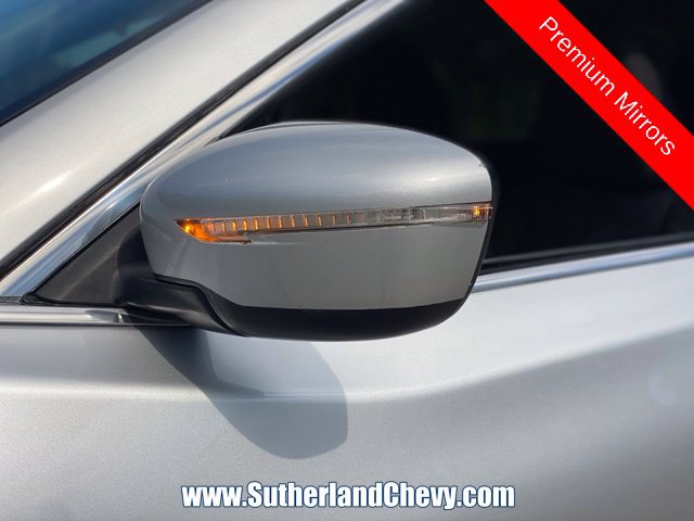 Used 2015 Nissan Rogue SV AWD/4WD image 11
