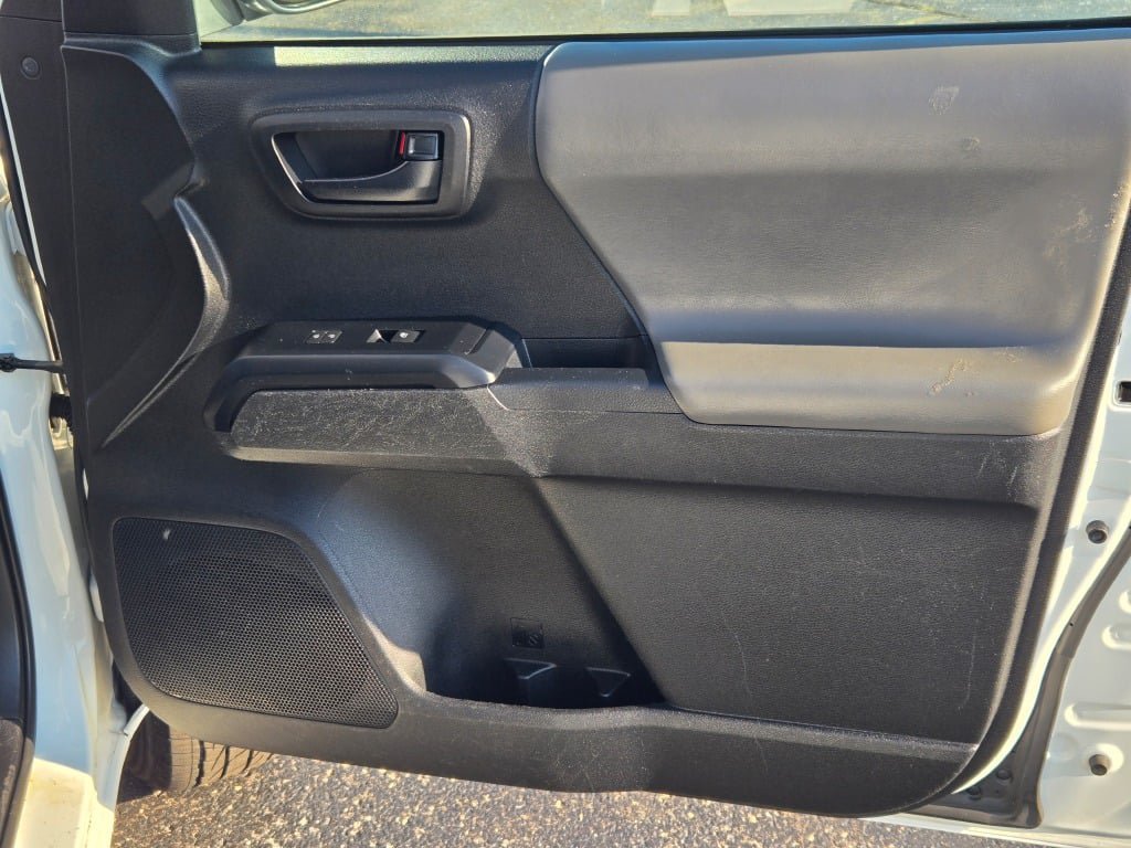 Used 2021 Toyota Tacoma SR RWD image 5