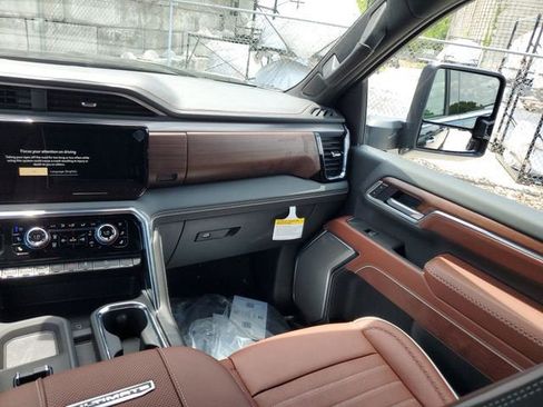 New 2026 GMC Sierra 3500 Denali Ultimate AWD/4WD image 16