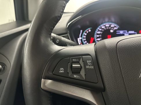 Used 2019 Chevrolet Trax LT w/ LT Convenience Package AWD/4WD image 39