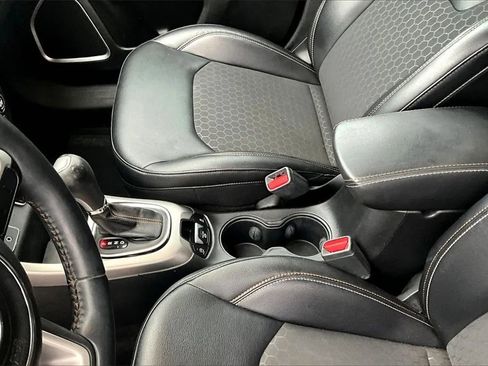 Used 2017 Jeep Compass Latitude w/ Popular Equipment Group image 17