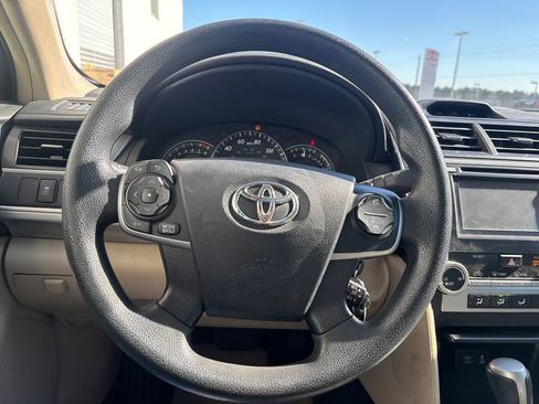 Used 2012 Toyota Camry LE image 18