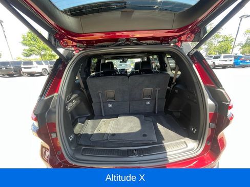 Used 2024 Jeep Grand Cherokee L Altitude AWD/4WD image 16