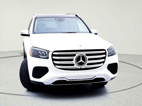 New 2026 Mercedes-Benz GLS 450 4MATIC image 3