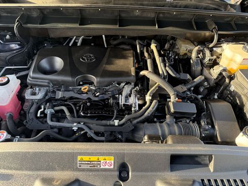 Used 2021 Toyota Highlander XLE image 34