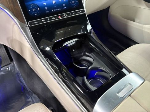 Used 2025 Mercedes-Benz GLC 350e 4MATIC w/ Driver Assistance Package image 15