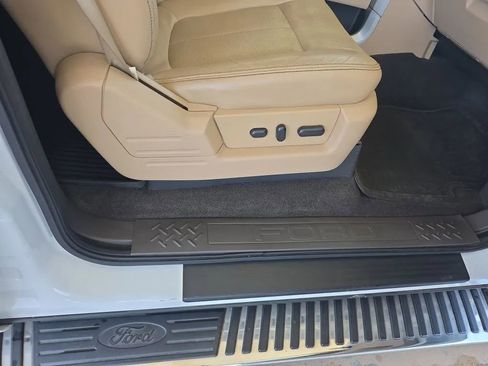 Used 2011 Ford F150 Lariat w/ Lariat Chrome Pkg RWD image 19