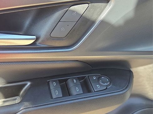 Used 2024 Chevrolet Equinox EV RS image 21