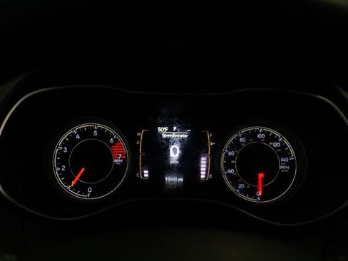 Used 2020 Jeep Cherokee Latitude image 10