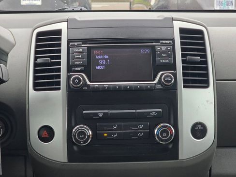 Used 2015 Nissan Frontier SV image 12