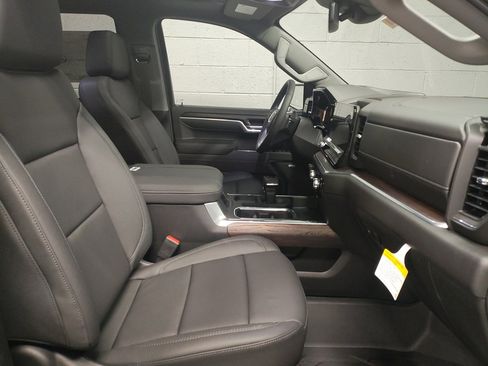New 2026 GMC Sierra 1500 SLT w/ SLT Premium Plus Package image 7