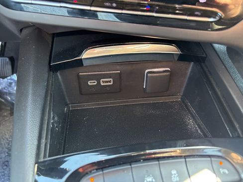 Used 2022 Buick Envision Essence w/ Safety Package image 32