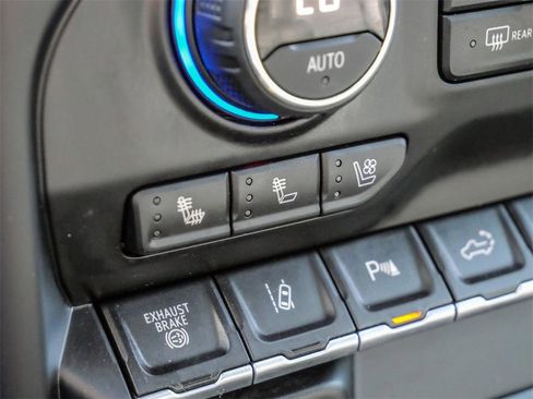 Used 2020 Chevrolet Silverado 2500 LTZ w/ LTZ Premium Package image 32