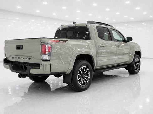 Used 2023 Toyota Tacoma TRD Sport w/ TRD Premium Sport Package AWD/4WD image 5