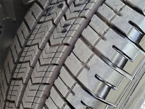 Used 2025 Ford F150 XLT w/ Equipment Group 302A MID image 27