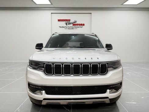 Used 2024 Jeep Wagoneer Series III AWD/4WD image 2