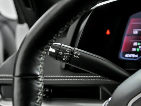 Used 2021 Chevrolet Corvette Stingray Coupe w/ Z51 Performance Package image 27