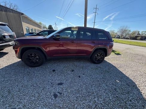 Used 2025 Jeep Grand Cherokee Altitude image 15