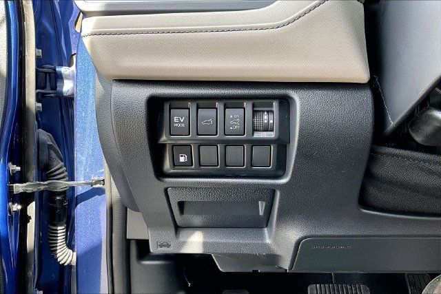 Used 2025 Subaru Forester Limited AWD/4WD image 15