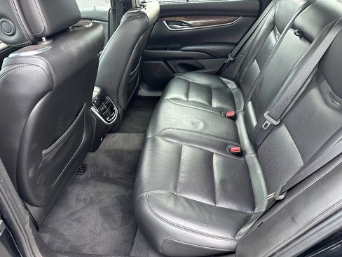 Used 2013 Cadillac XTS Premium image 19