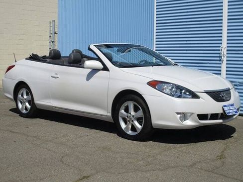 Used 2004 Toyota Solara SLE FWD image 1