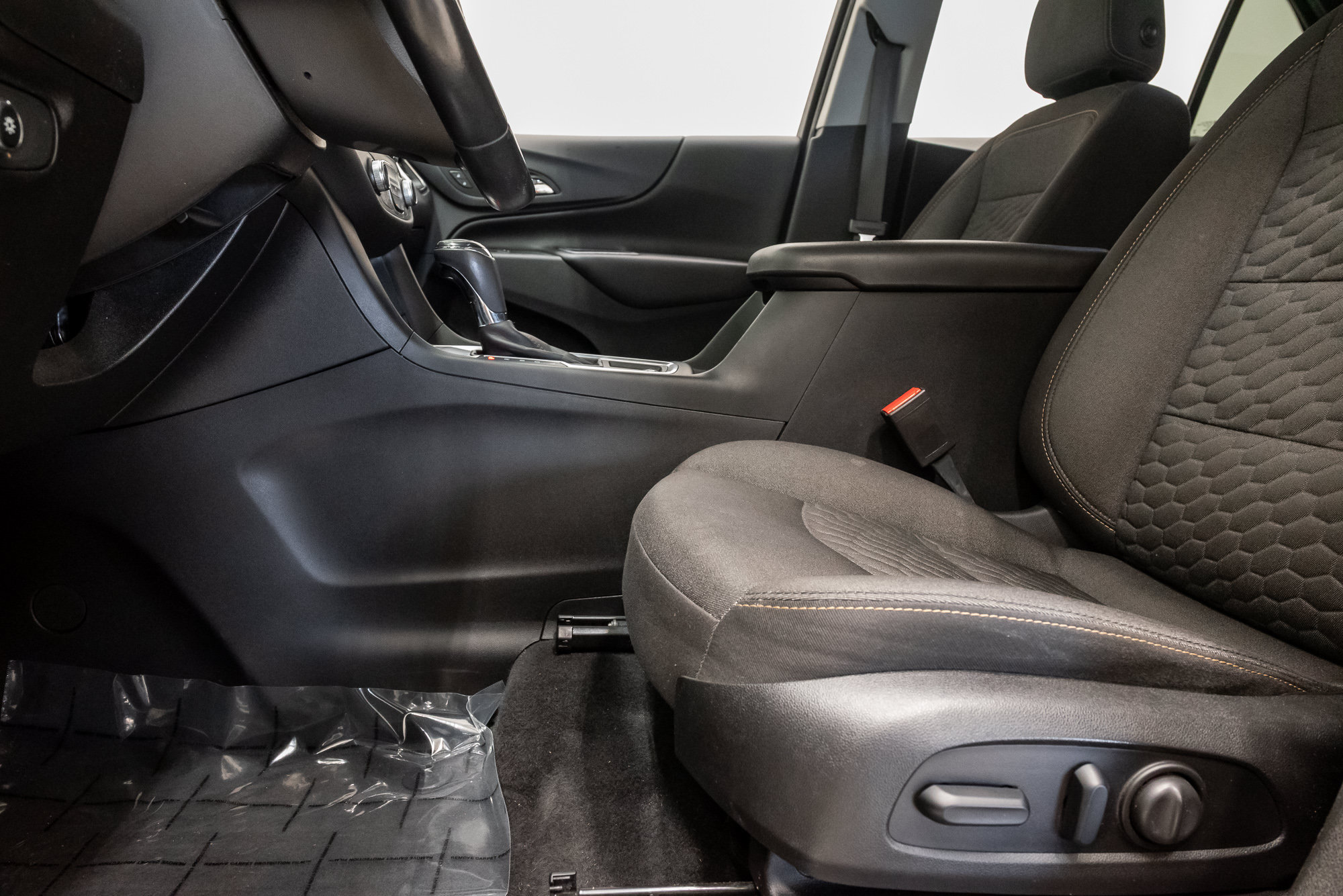 Used 2019 Chevrolet Equinox LT FWD image 11