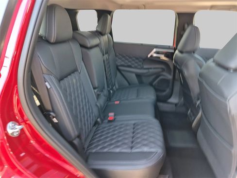 New 2025 Mitsubishi Outlander SEL image 24