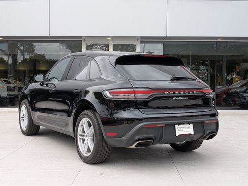 Certified 2025 Porsche Macan AWD/4WD image 3
