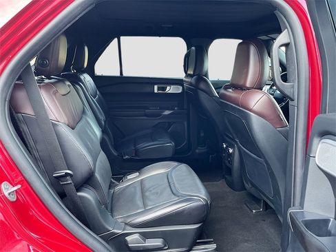 Used 2020 Ford Explorer Platinum w/ Premium Technology Package image 27