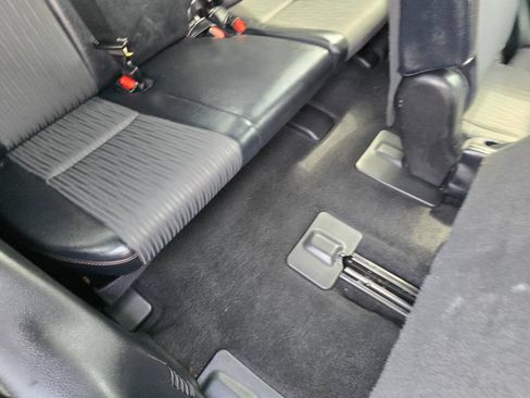 Used 2014 Toyota Highlander Plus FWD image 31