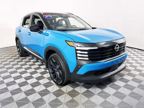 Certified 2025 Nissan Kicks SR image 1