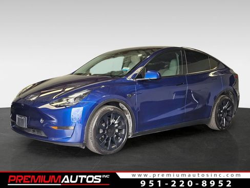 Used 2023 Tesla Model Y Long Range AWD/4WD image 1