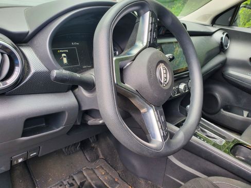 Used 2024 Nissan Kicks SV FWD image 15