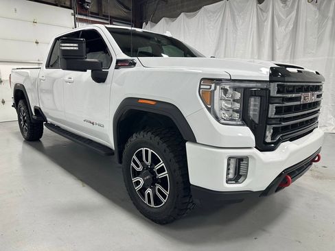 Used 2022 GMC Sierra 2500 AT4 image 1