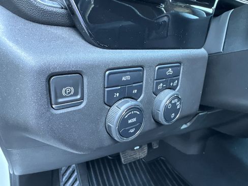 Used 2023 Chevrolet Silverado 1500 LT AWD/4WD image 18