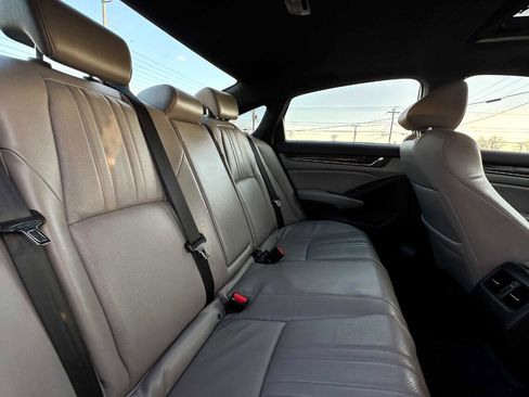 Used 2018 Honda Accord Touring image 23