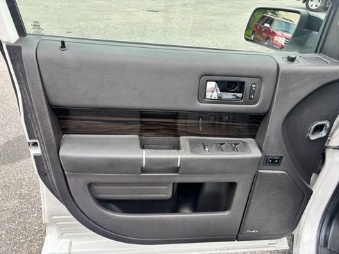 Used 2016 Ford Flex SEL w/ Equipment Group 202A AWD/4WD image 11