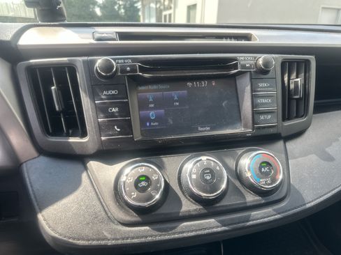 Used 2018 Toyota RAV4 LE w/ All Weather Liner Package FWD image 8