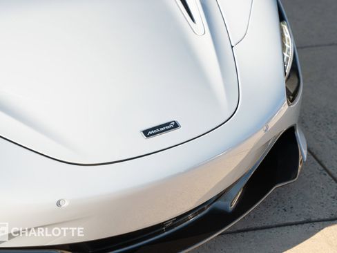 Used 2020 McLaren 720S Spider image 3