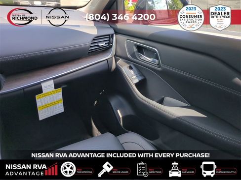 New 2025 Nissan Rogue Platinum w/ Platinum Premium Package image 18