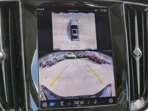 Used 2025 Volvo S60 B5 Plus image 19