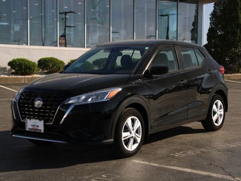 Certified 2025 Nissan Kicks Play S FWD image 7