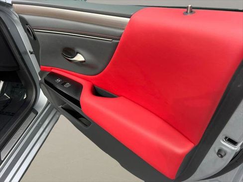 Certified 2022 Lexus ES 350 F Sport w/ Accessory Package image 15